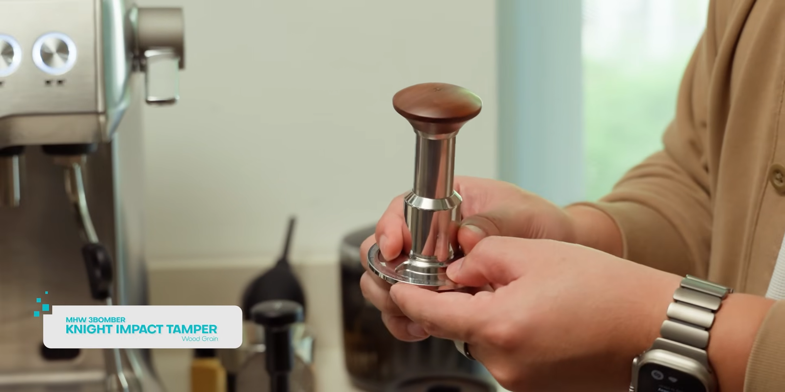 Force tamper dengan per internal yang otomatis berhenti di tekanan 30 pounds untuk konsistensi pack preparation